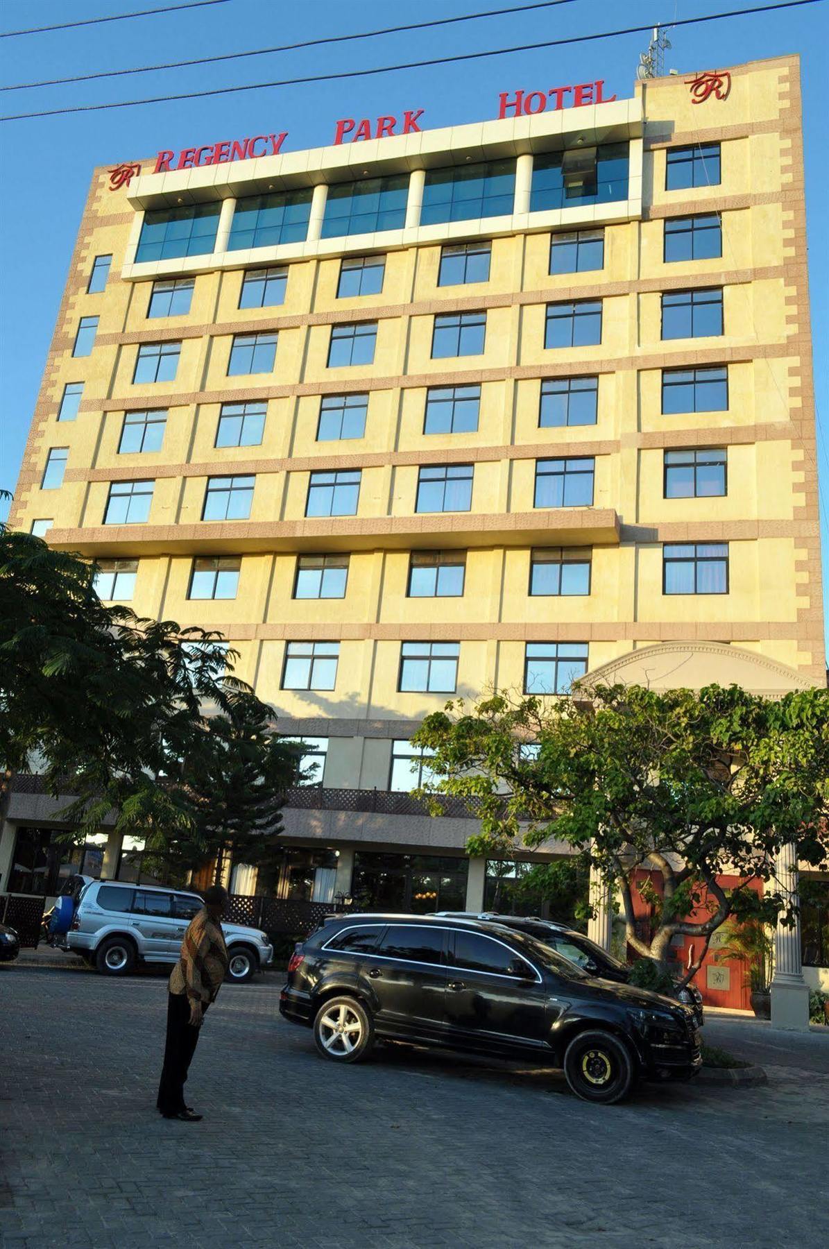 Regency Park Hotel Dar es Salaam Exteriör bild