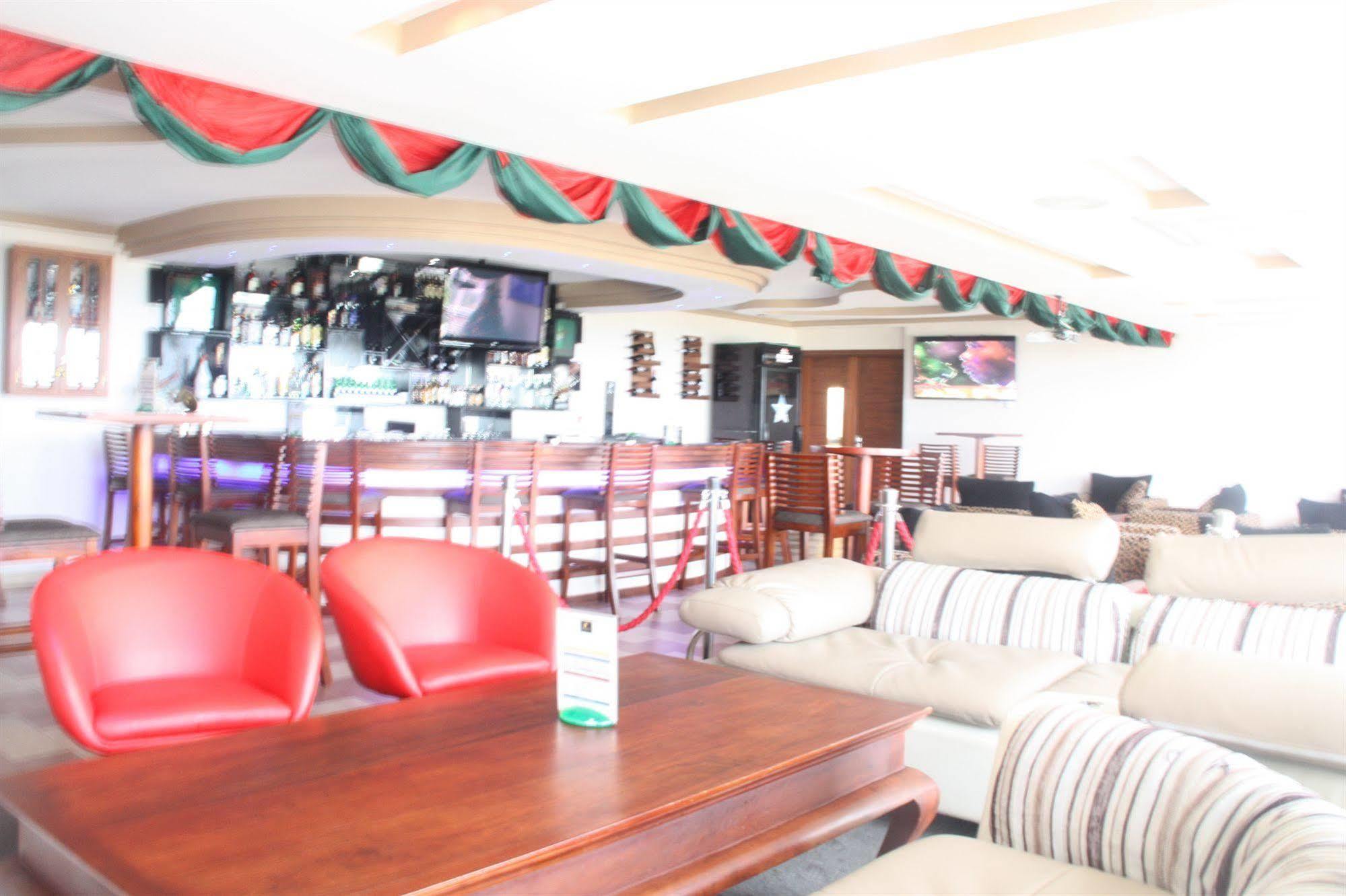 Regency Park Hotel Dar es Salaam Exteriör bild