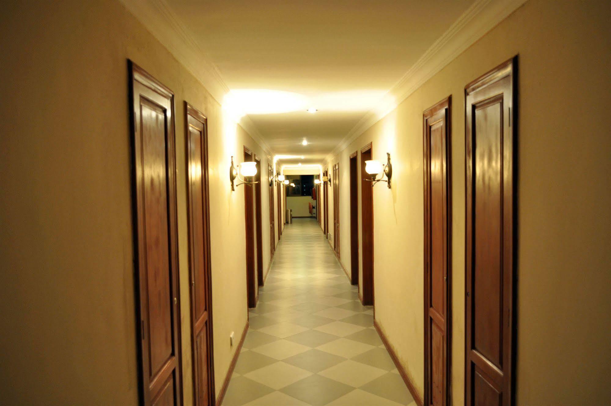 Regency Park Hotel Dar es Salaam Exteriör bild