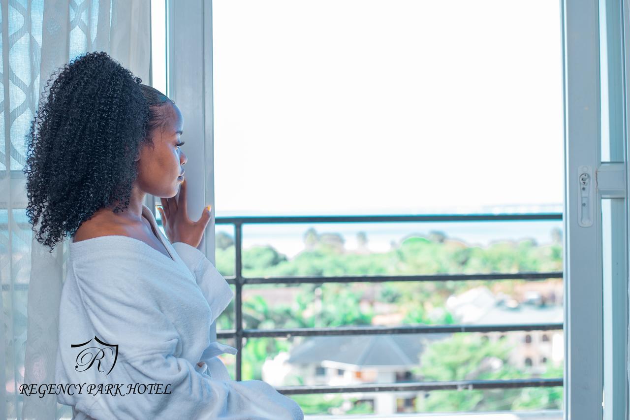 Regency Park Hotel Dar es Salaam Exteriör bild