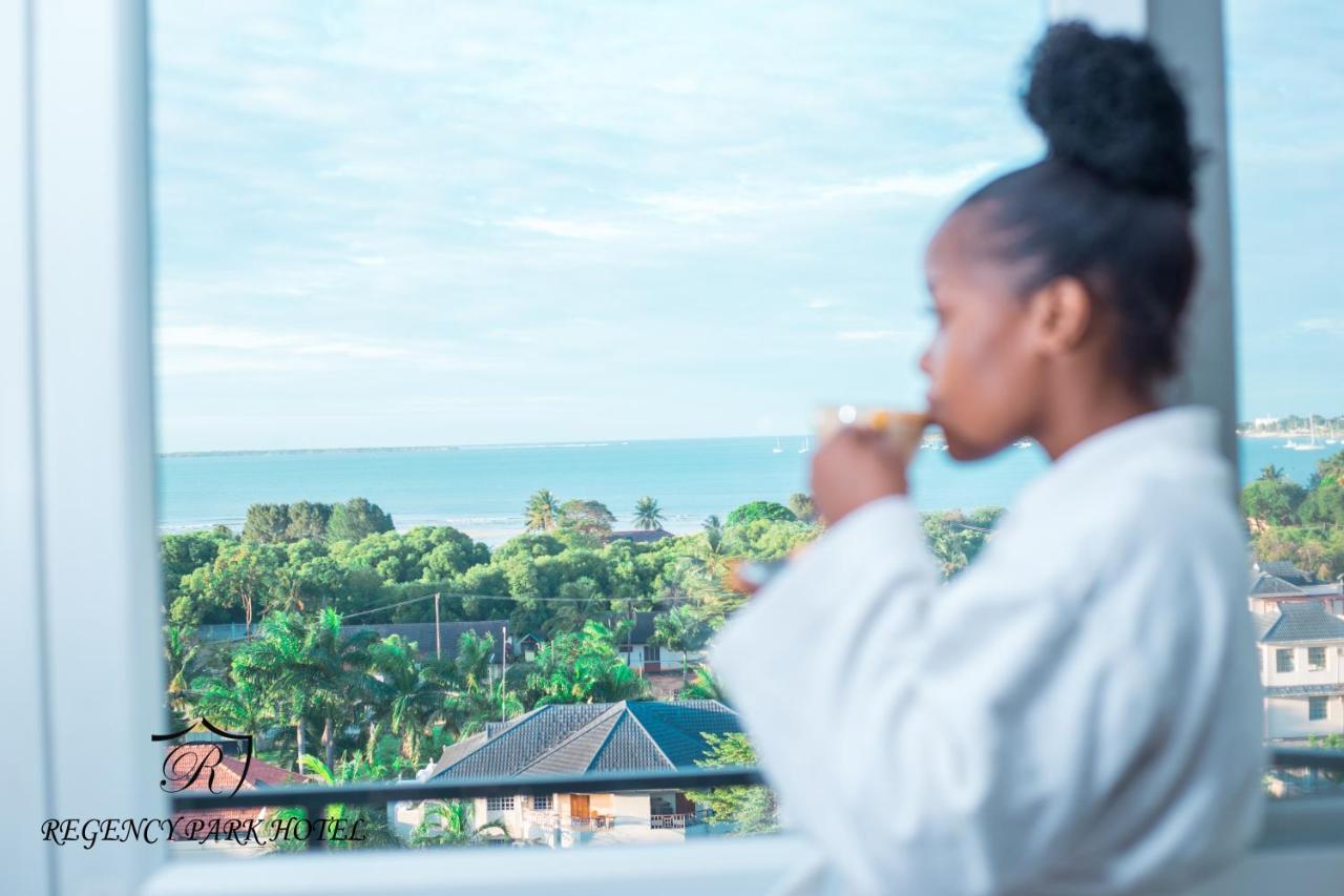 Regency Park Hotel Dar es Salaam Exteriör bild