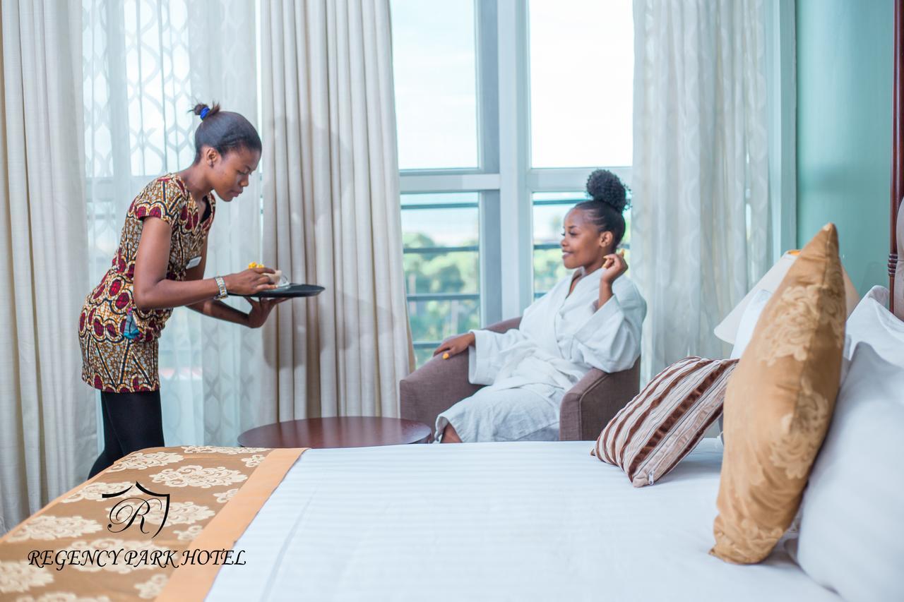 Regency Park Hotel Dar es Salaam Exteriör bild