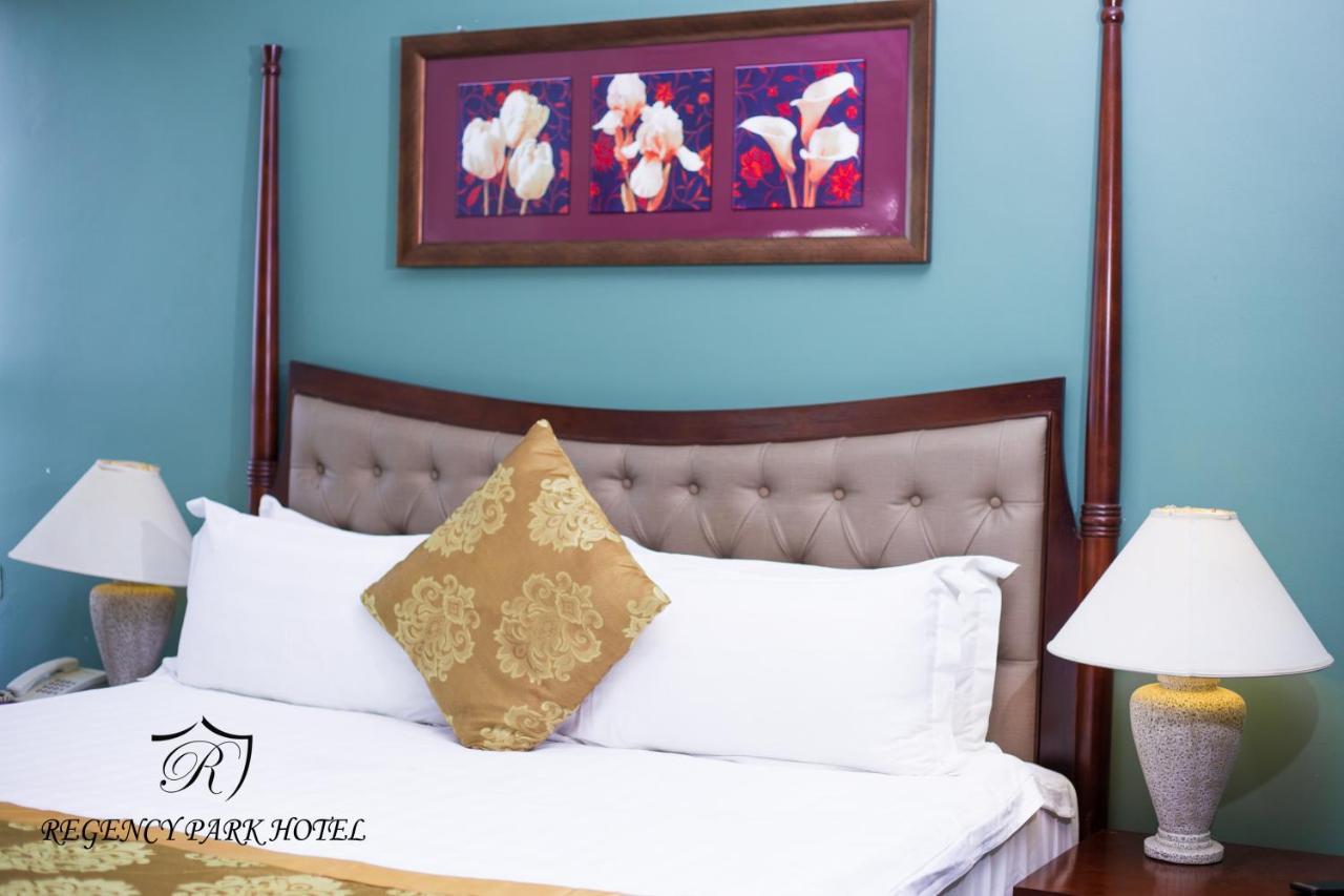Regency Park Hotel Dar es Salaam Exteriör bild