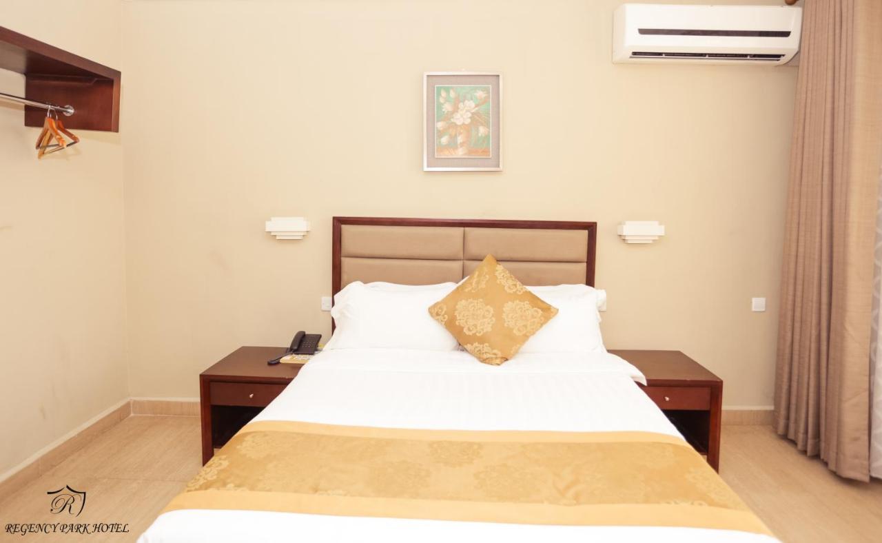 Regency Park Hotel Dar es Salaam Exteriör bild