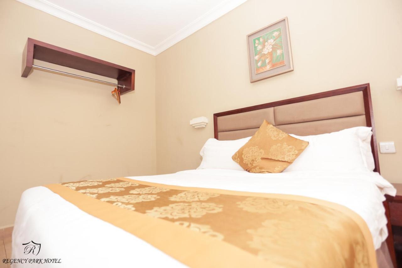 Regency Park Hotel Dar es Salaam Exteriör bild