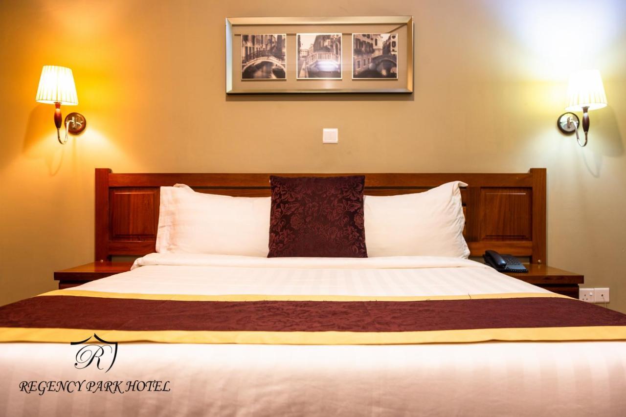 Regency Park Hotel Dar es Salaam Exteriör bild
