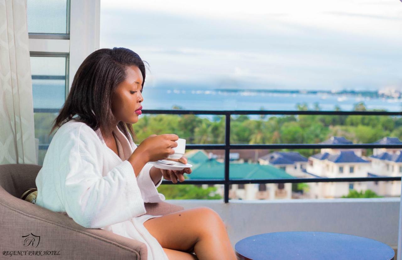 Regency Park Hotel Dar es Salaam Exteriör bild